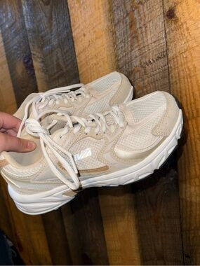 Cream/Beige Lightweight Sneakers